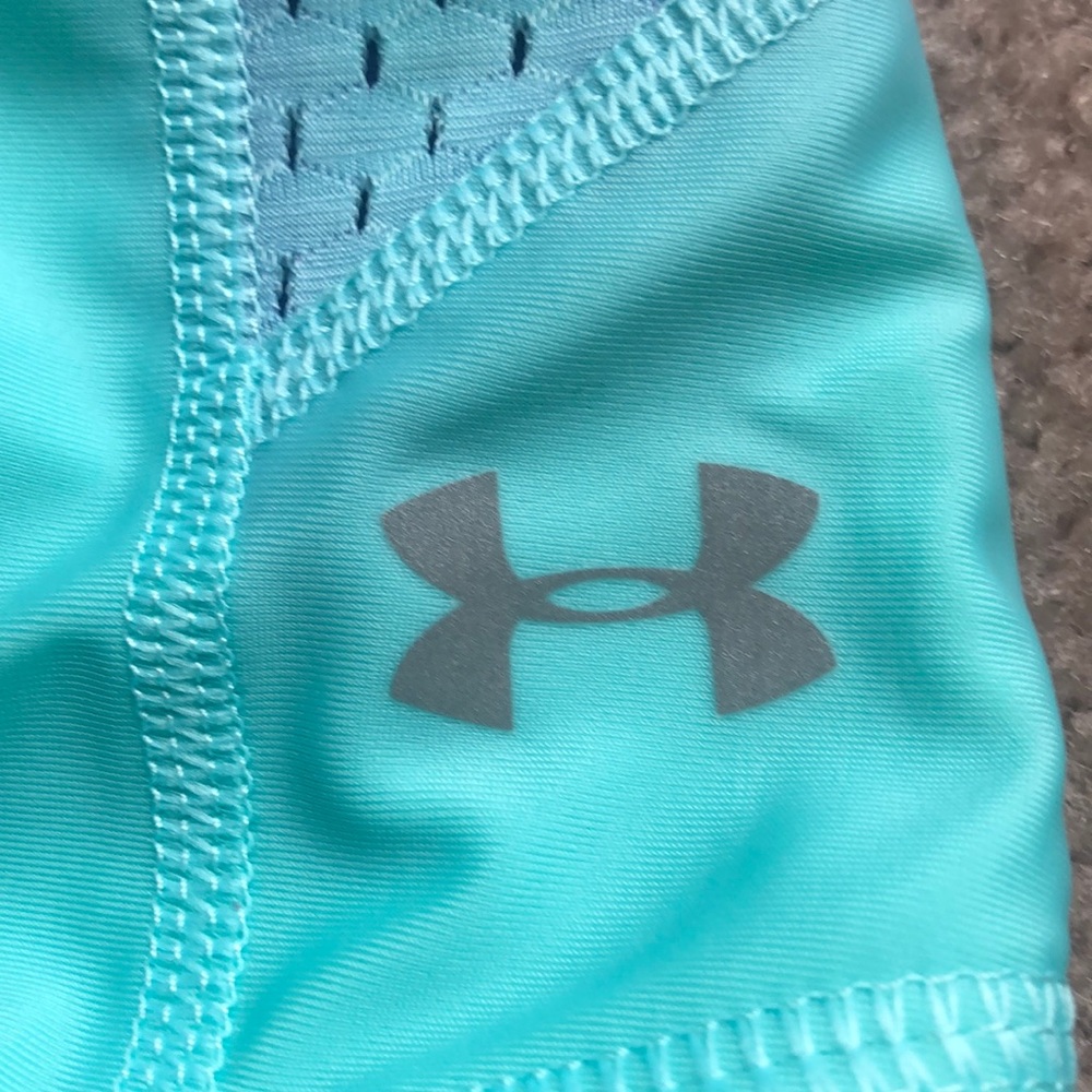 Two bathing suits - Picture 3 of 11